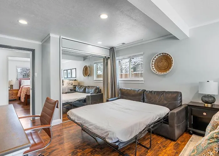 Modern Home Near Uvu And Byu With Hot Tub And Mountain Views