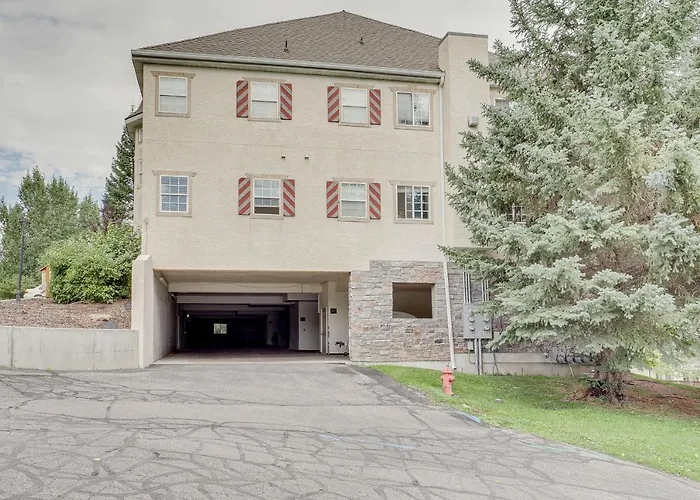 Luxe Midway Condo W/ Golf Course & Mountain Views!
