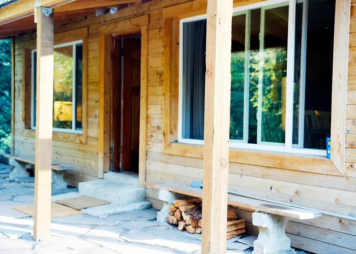 Cozy Cabin Retreat In Midway